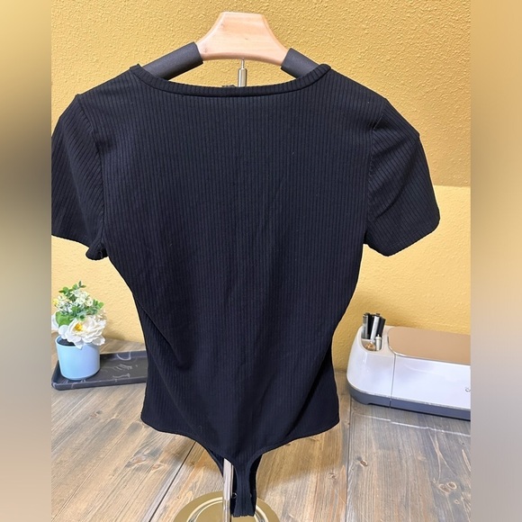 Express Bodysuit‎ - Picture 2 of 3